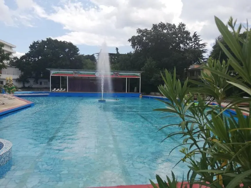 Хотел Рива Golden Sands 2*,